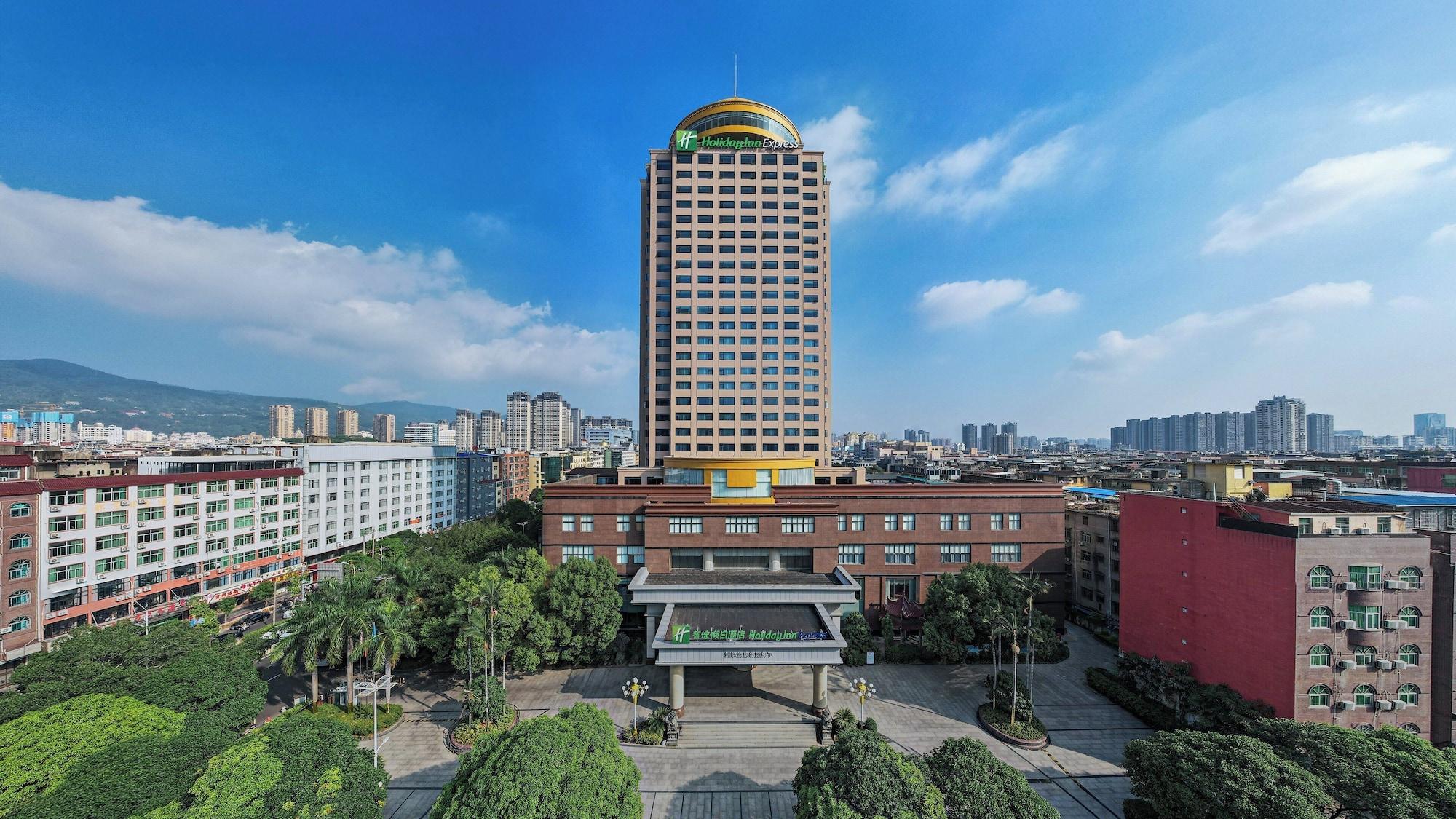 Vista Exterior Holiday Inn Express Putian City Center by IHG