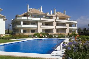 Alquiler Vacacional - 322 Luxury Apartments-Estepona, 2 b'room Apt, 28c All Year 20m Heated Pool