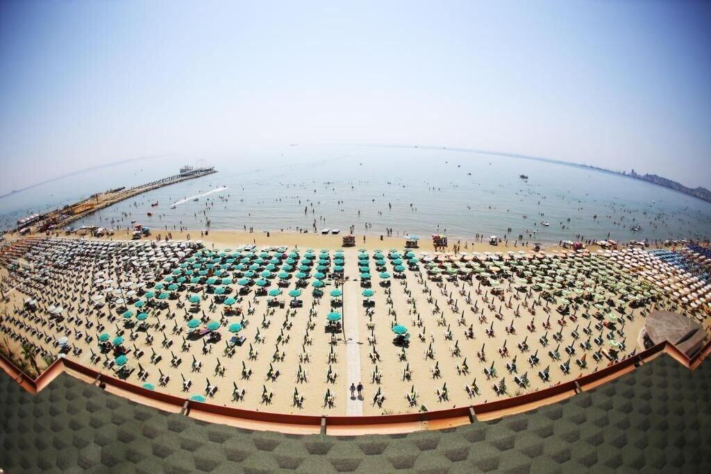 Vista Exterior Perandor Beach Hotel