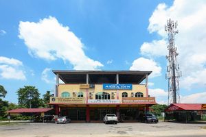 Alojamiento - SPOT ON 89857 Azra Inn Rumah Tumpangan