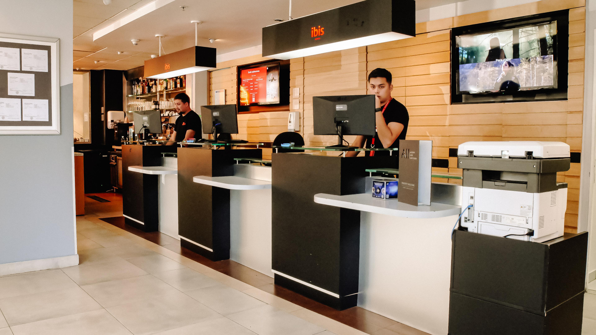 Vista Lobby Ibis Santiago Providencia