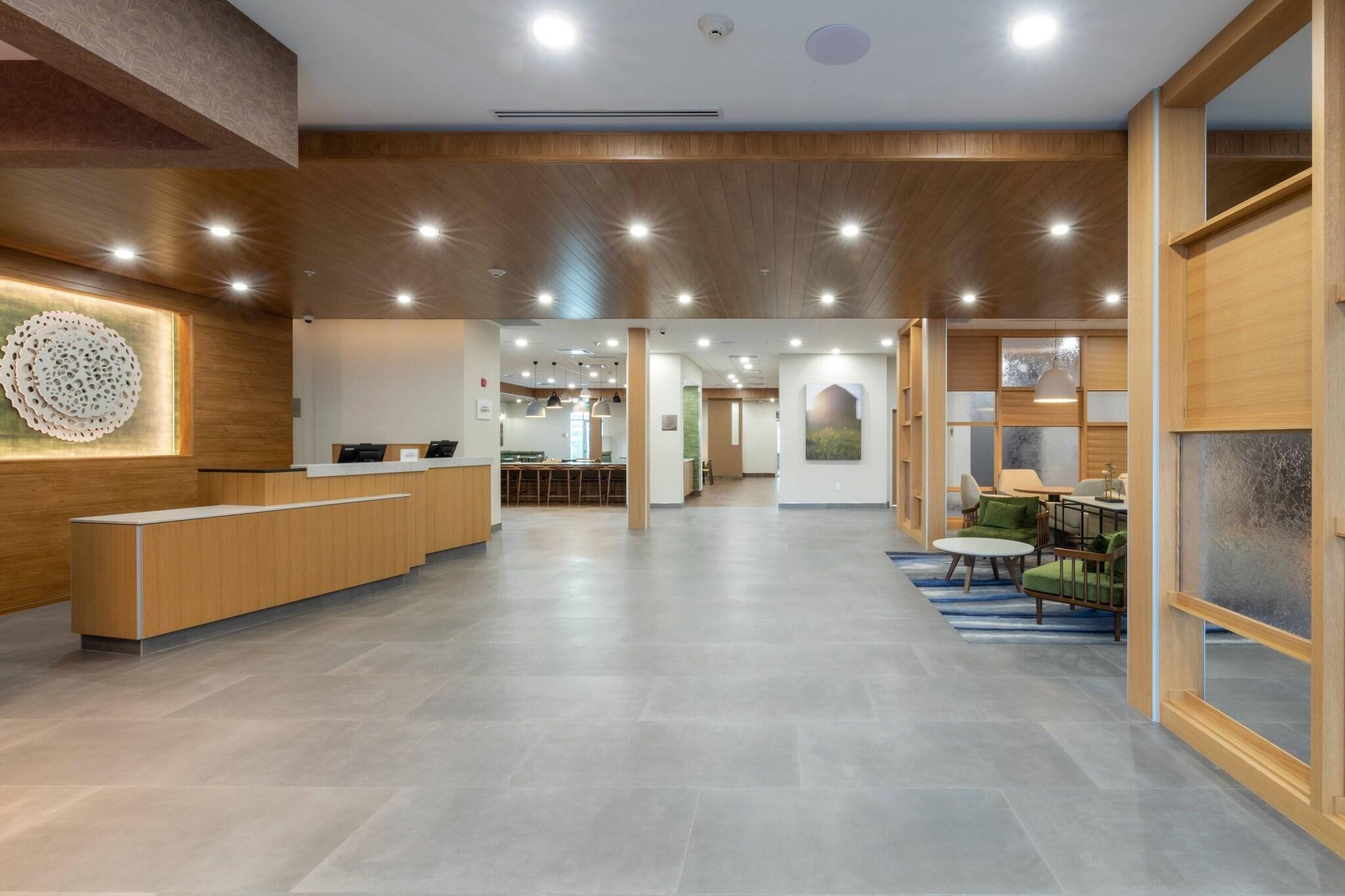 Vista Lobby Fairfield Inn & Suites by Marriott Salmon Arm