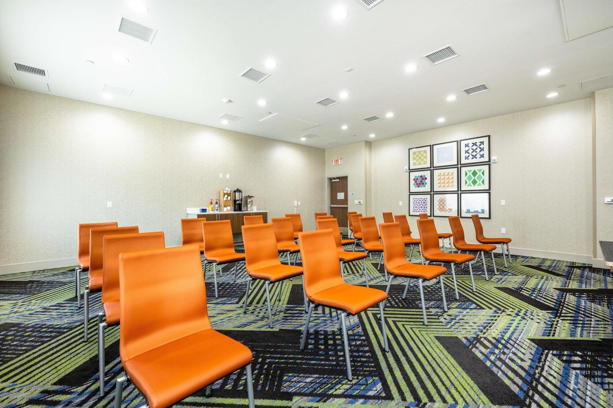 Sala de Reuniones Holiday Inn Express & Suites San Jose Silicon Valley by IHG