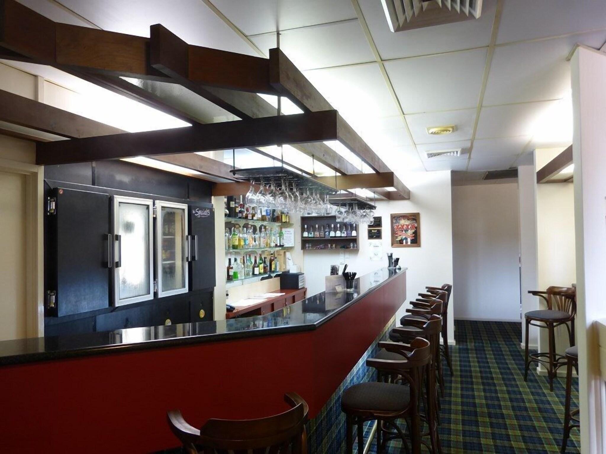 Bar/Salón Reef Resort Motel