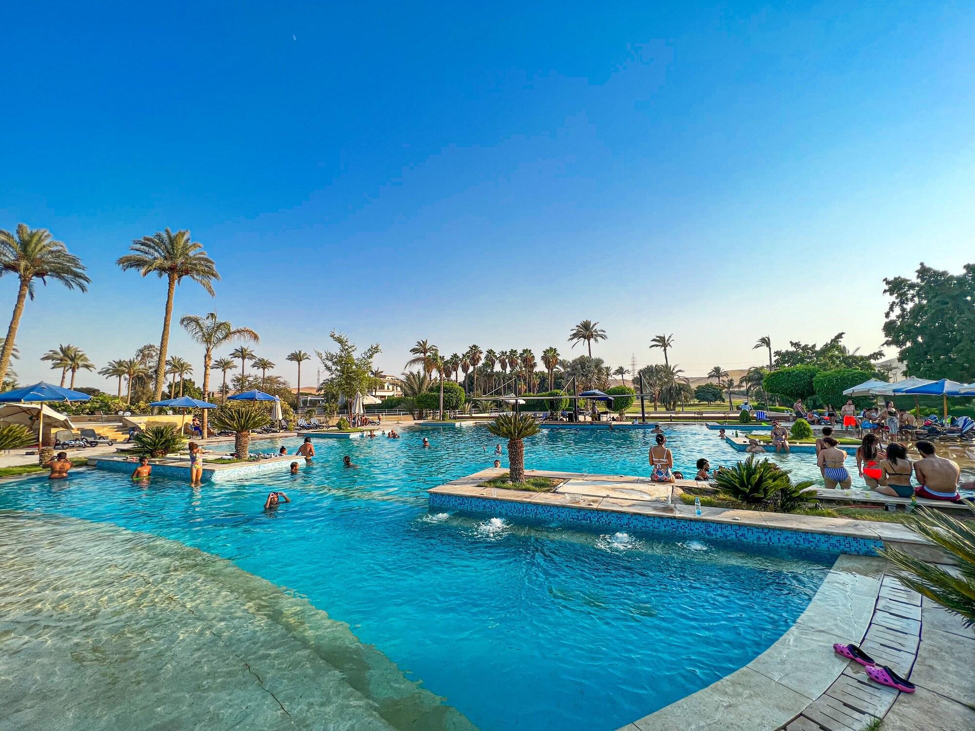 Vista Piscina Sakkara Country Club