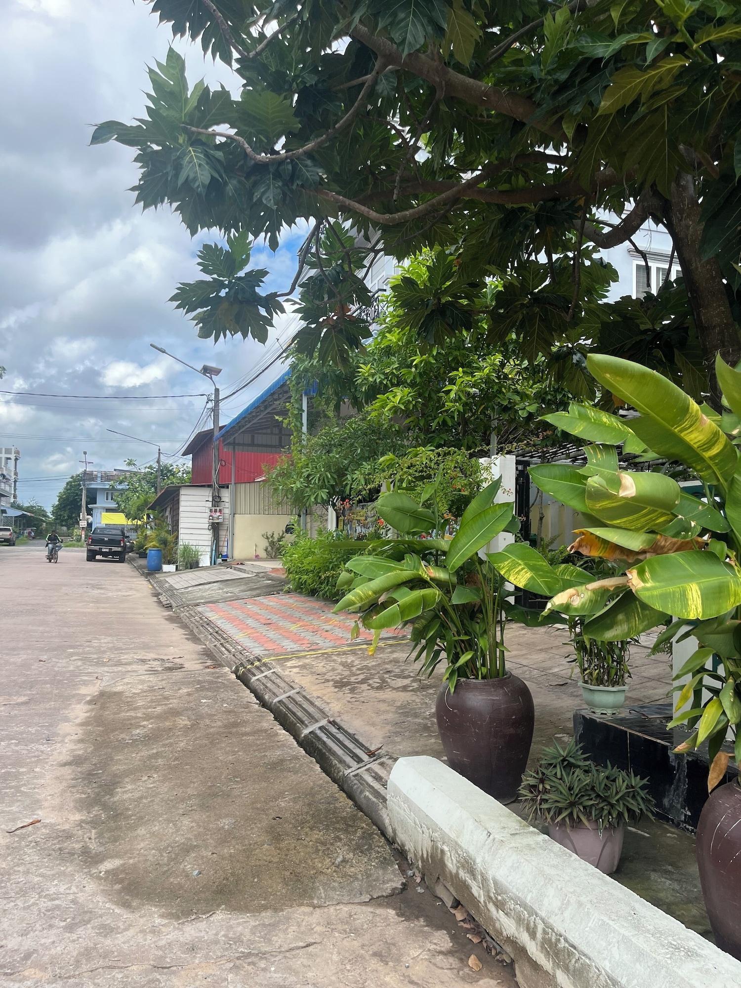 Vista Exterior AHHA Boutique Kampot