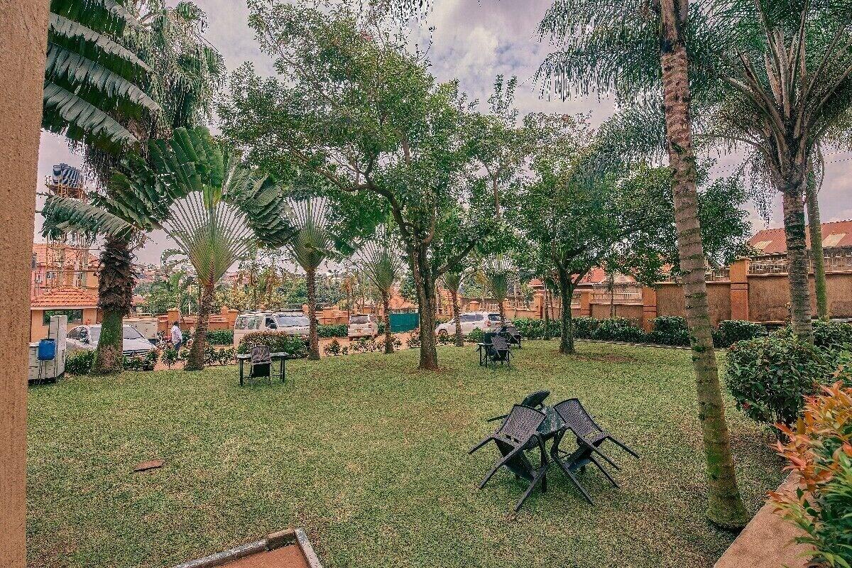 Varios Sheron Hotel Kampala