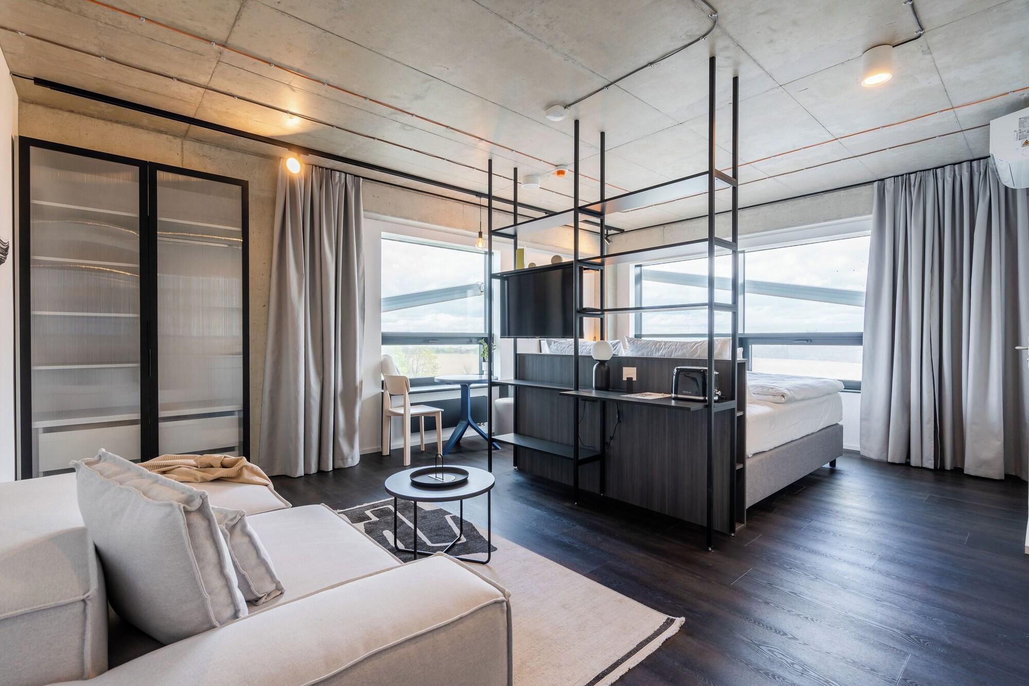 Varios HONEST Ricany