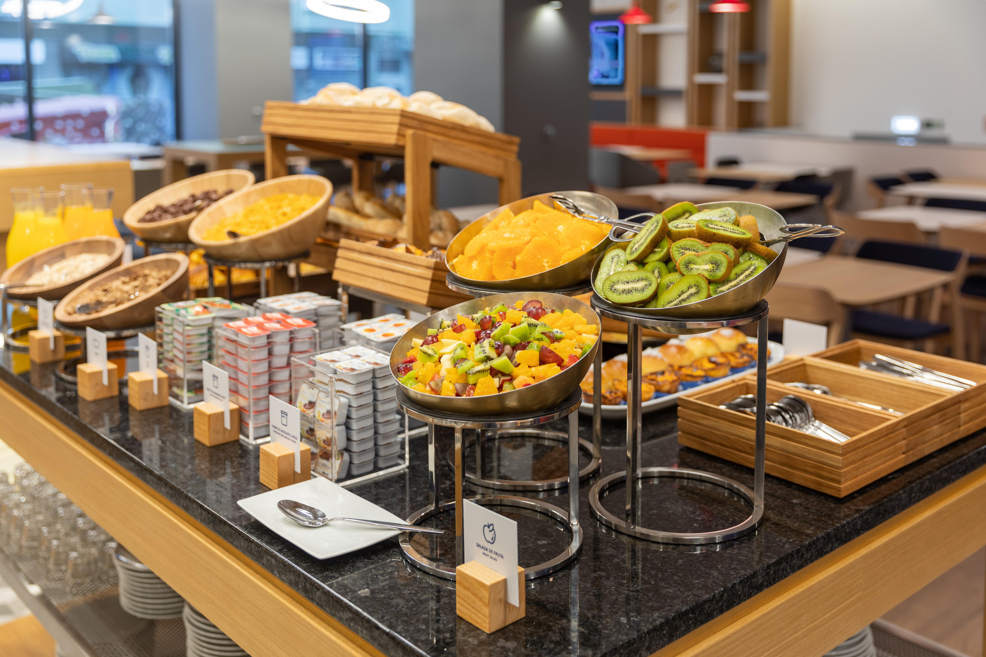 Restaurant Holiday Inn Express Porto City Center by IHG