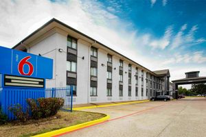 Alojamiento - Golden Inn Dallas East near I-30 Jim Miller
