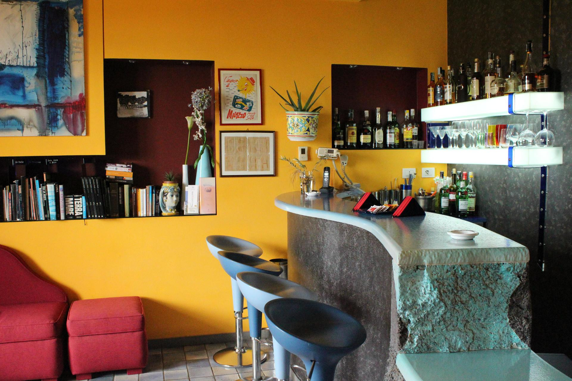 Bar/Salón Esperia