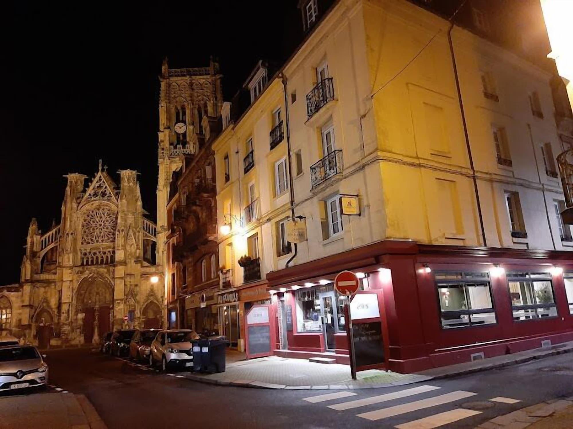 Varios Hôtel Au Grand Duquesne