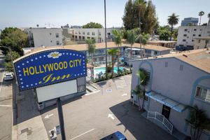 Alojamiento - Hollywood City Inn
