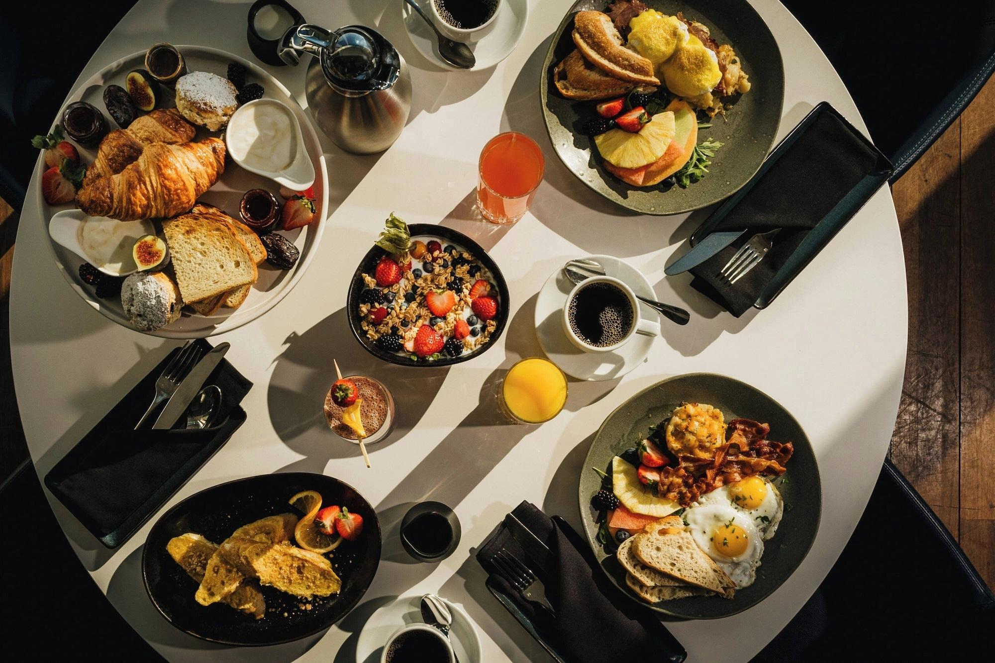 Restaurant Montreal Airport Marriott In-Terminal Hotel