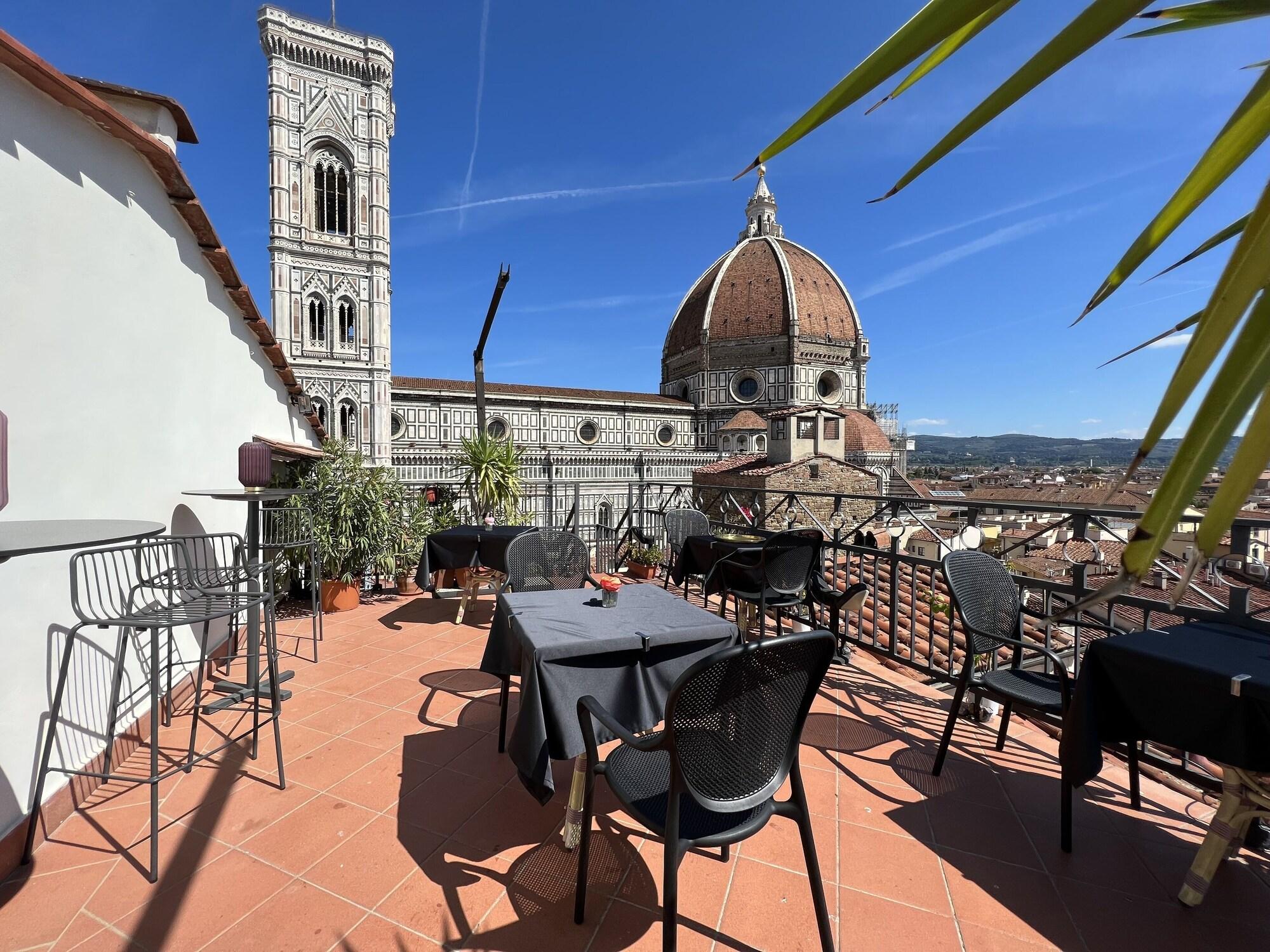 Varios Hotel Villani