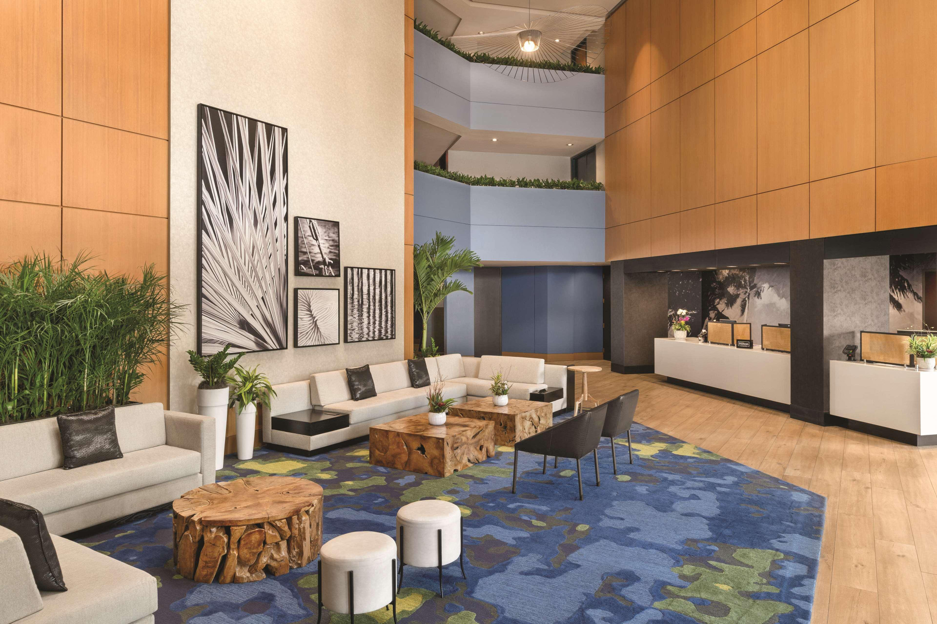 Vista Lobby DoubleTree by Hilton Tampa Rocky Point Waterfront