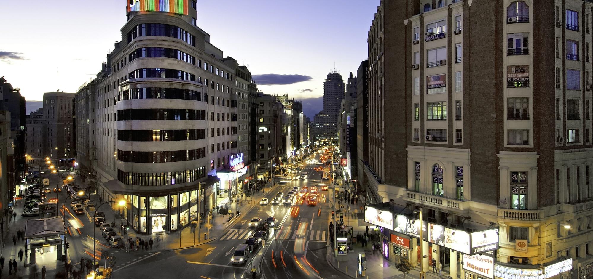 Vista Exterior Vincci Capitol
