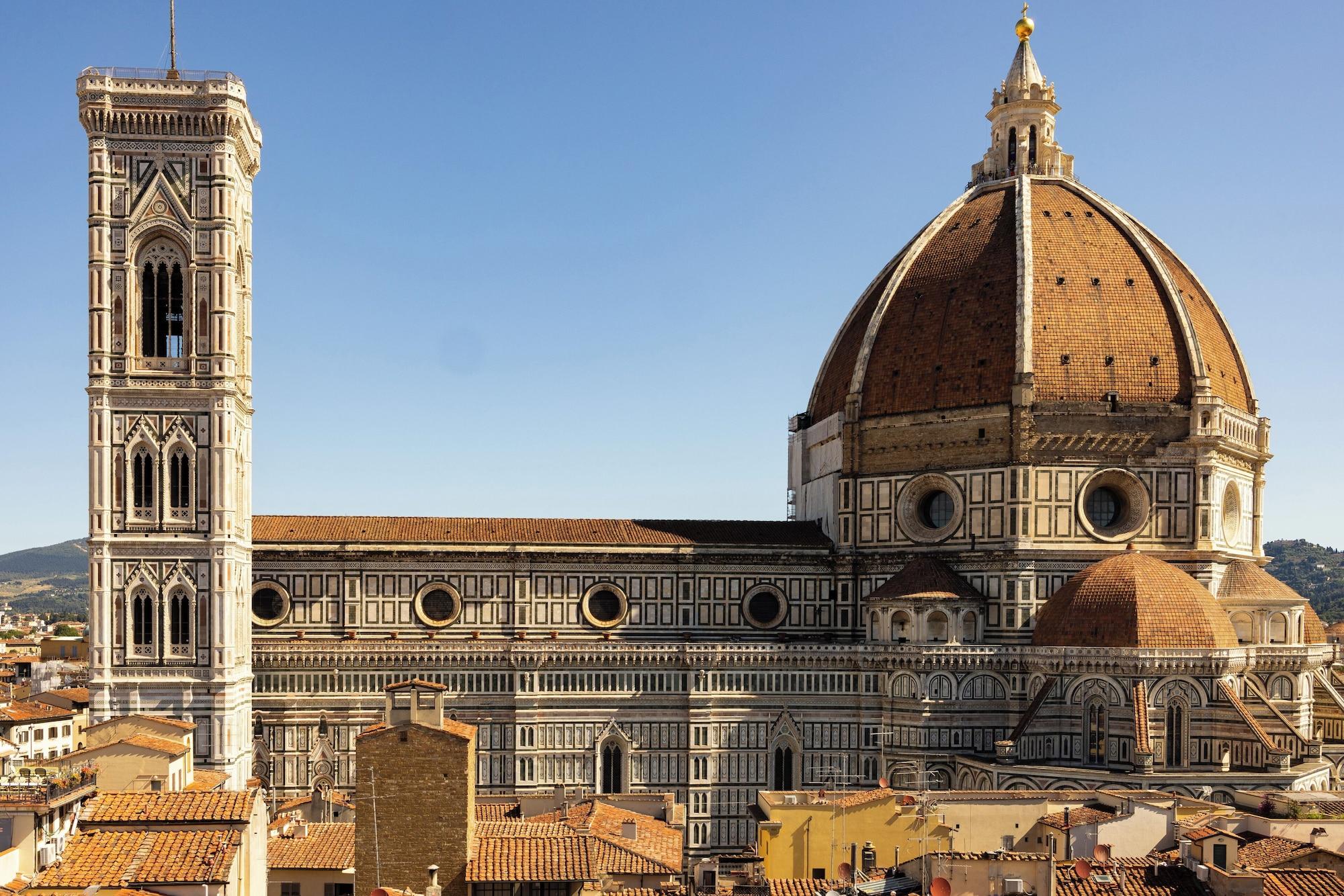 Varios Donati Luxury Tower Suites