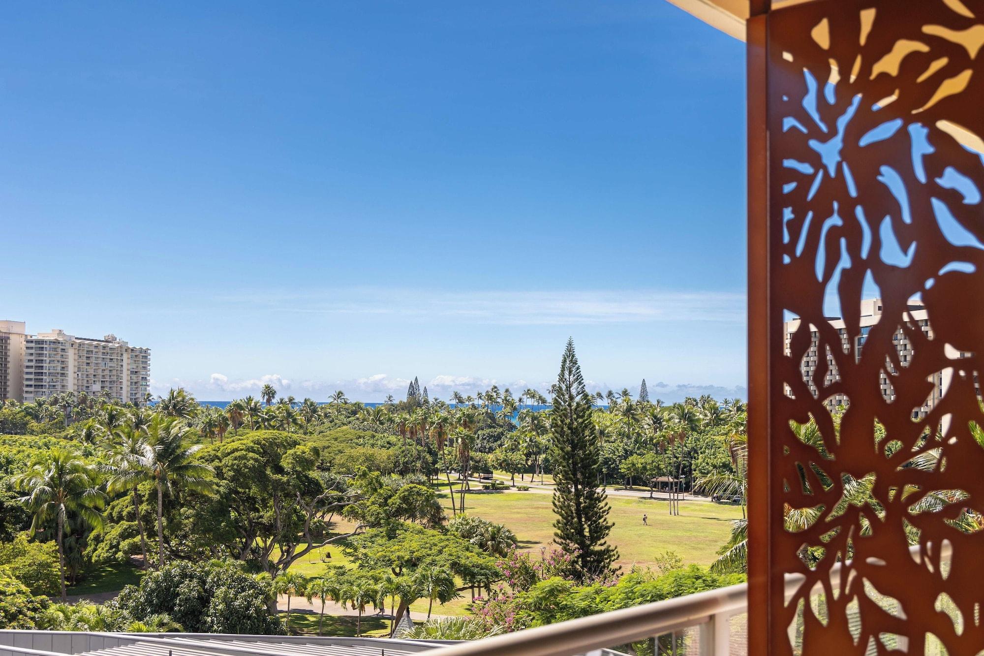 Playa Luana Waikiki by Tropical Escapes Realty