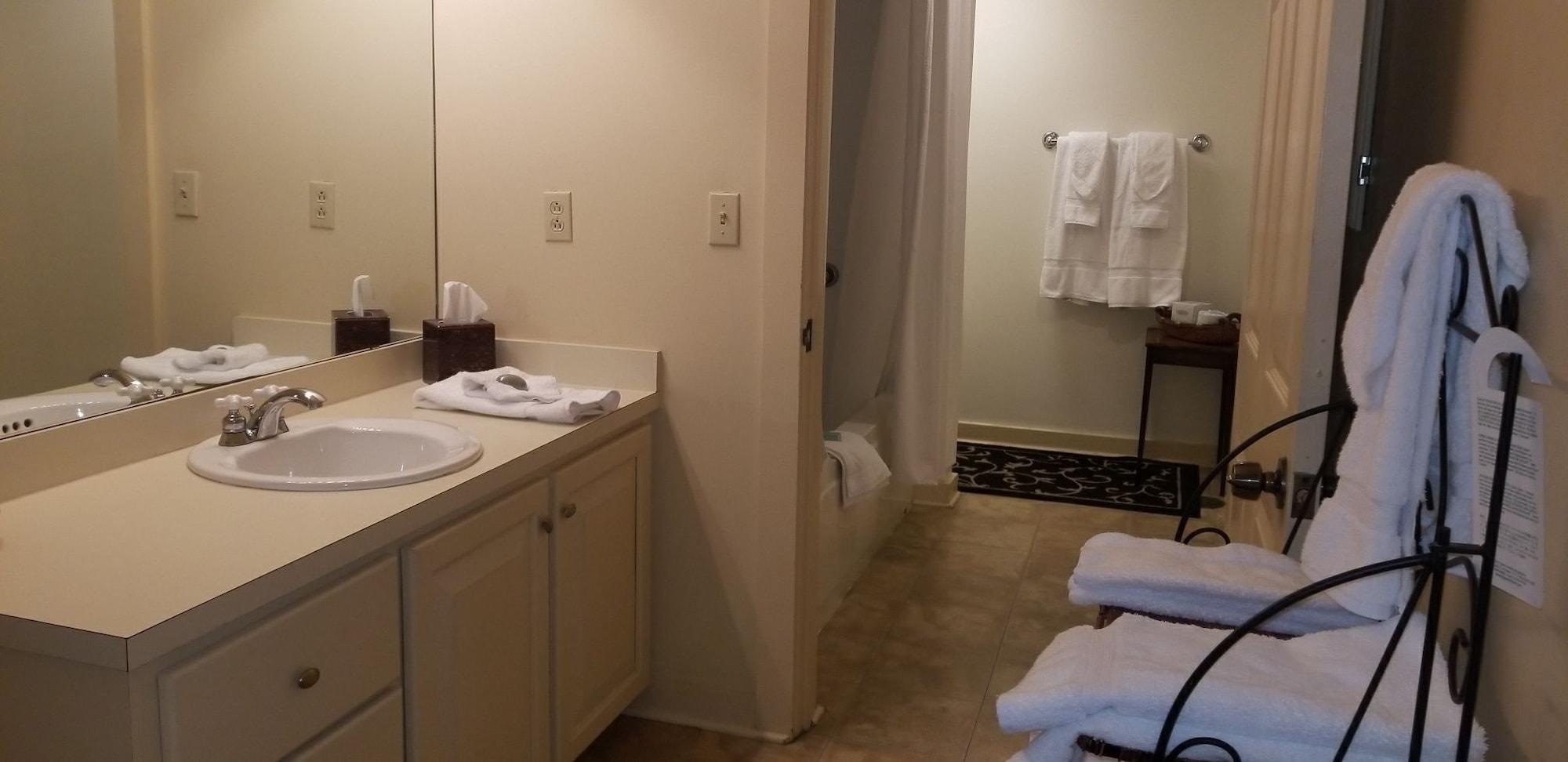 Equipamiento de Habitación Downtown Guest Quarters Hotel