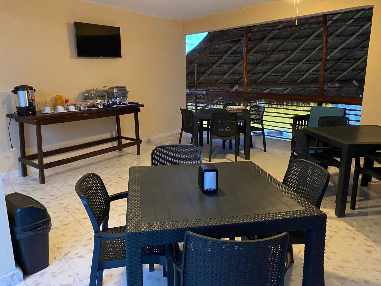 Restaurant Luna Azul by Uvas