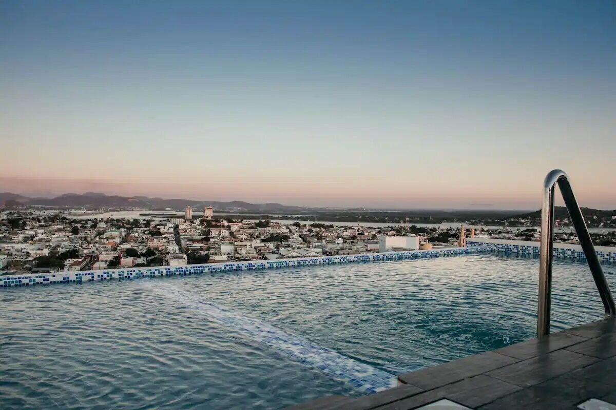 Vista Piscina Condos AD 10