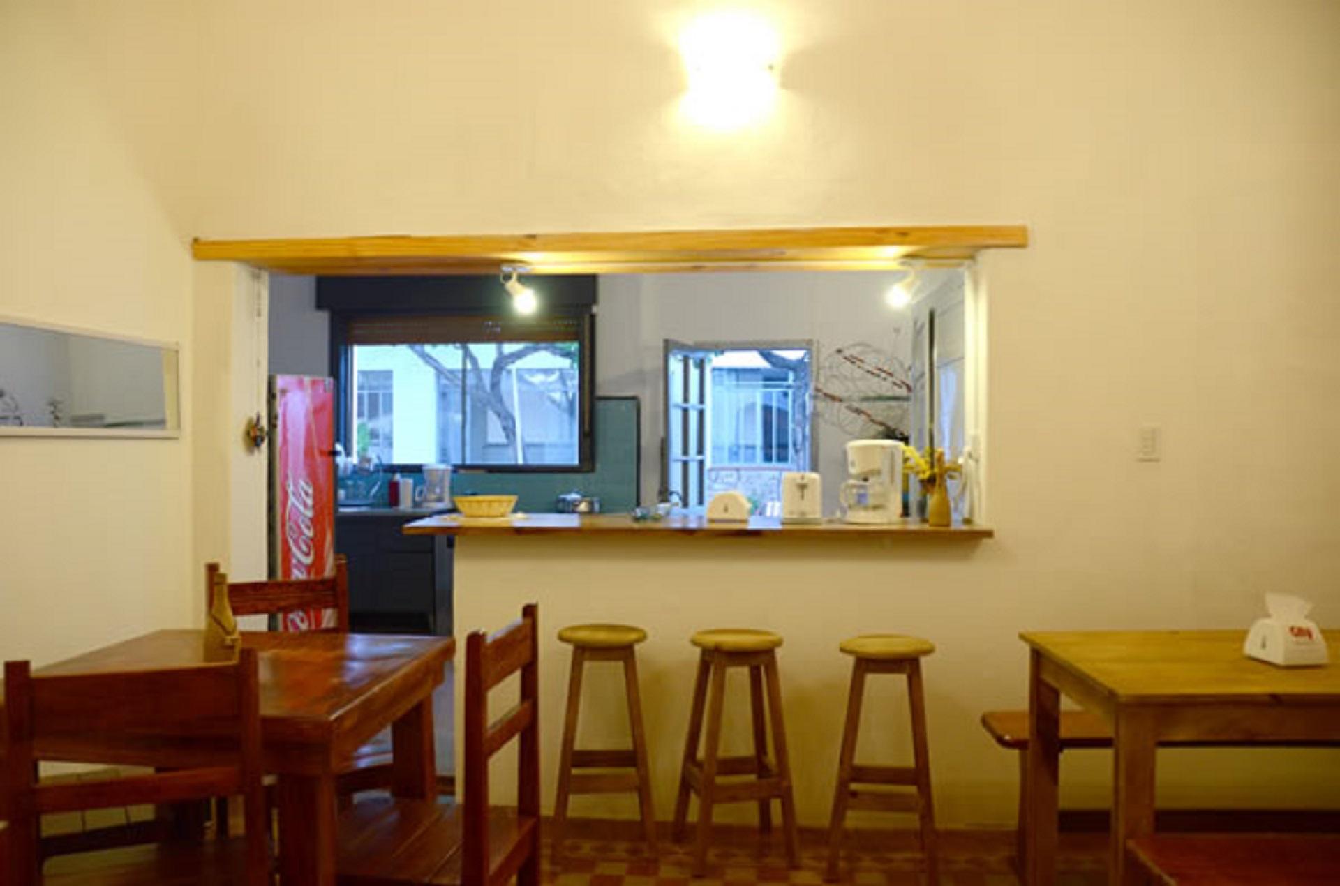Bar/Salón Los Tres Gómez Suite