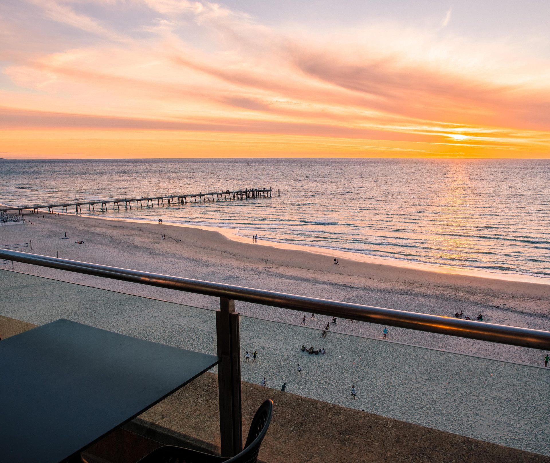 Vista Exterior Oaks Glenelg Plaza Pier Suites