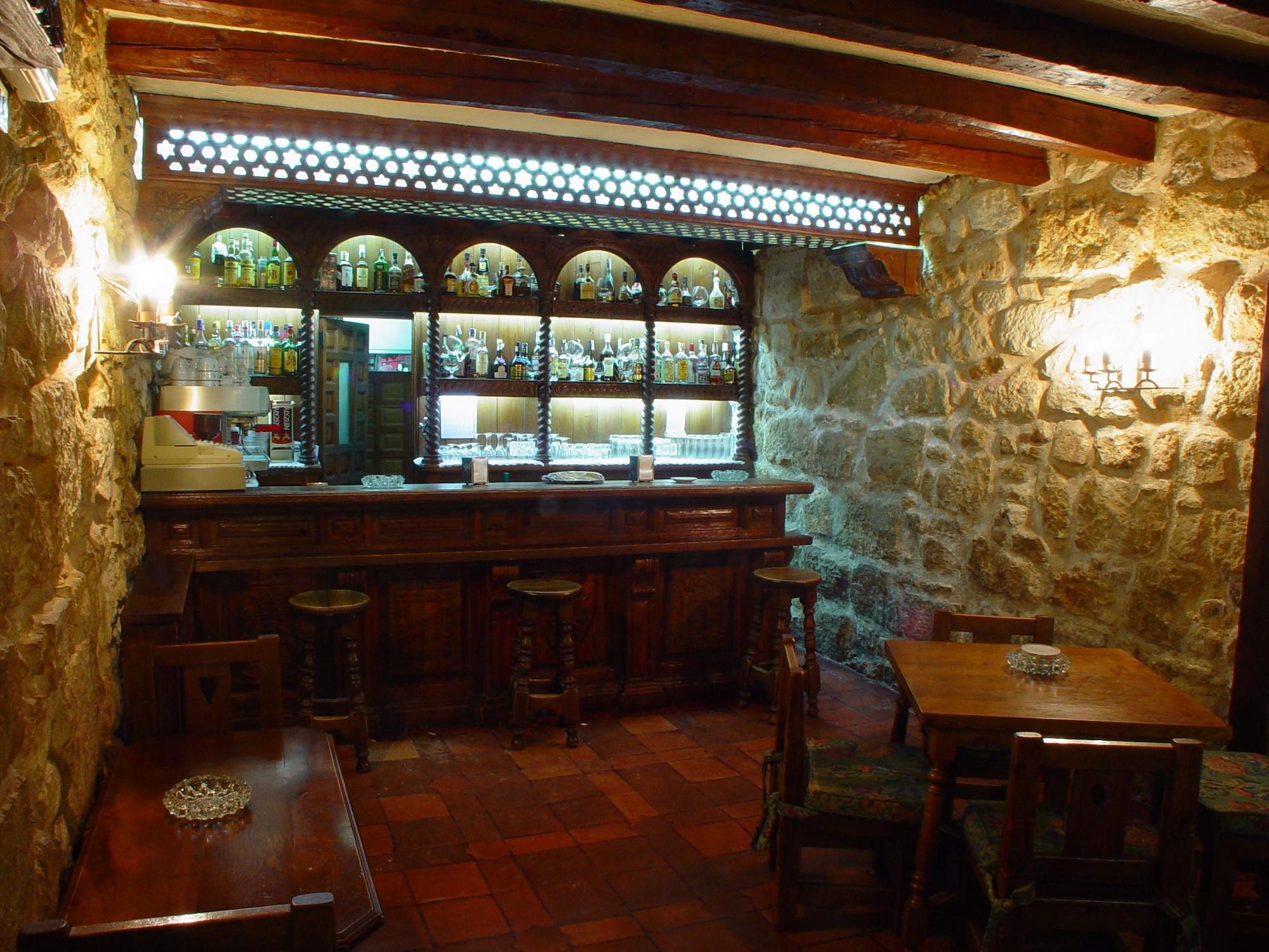 Bar/Salón Hotel Tres Coronas de Silos