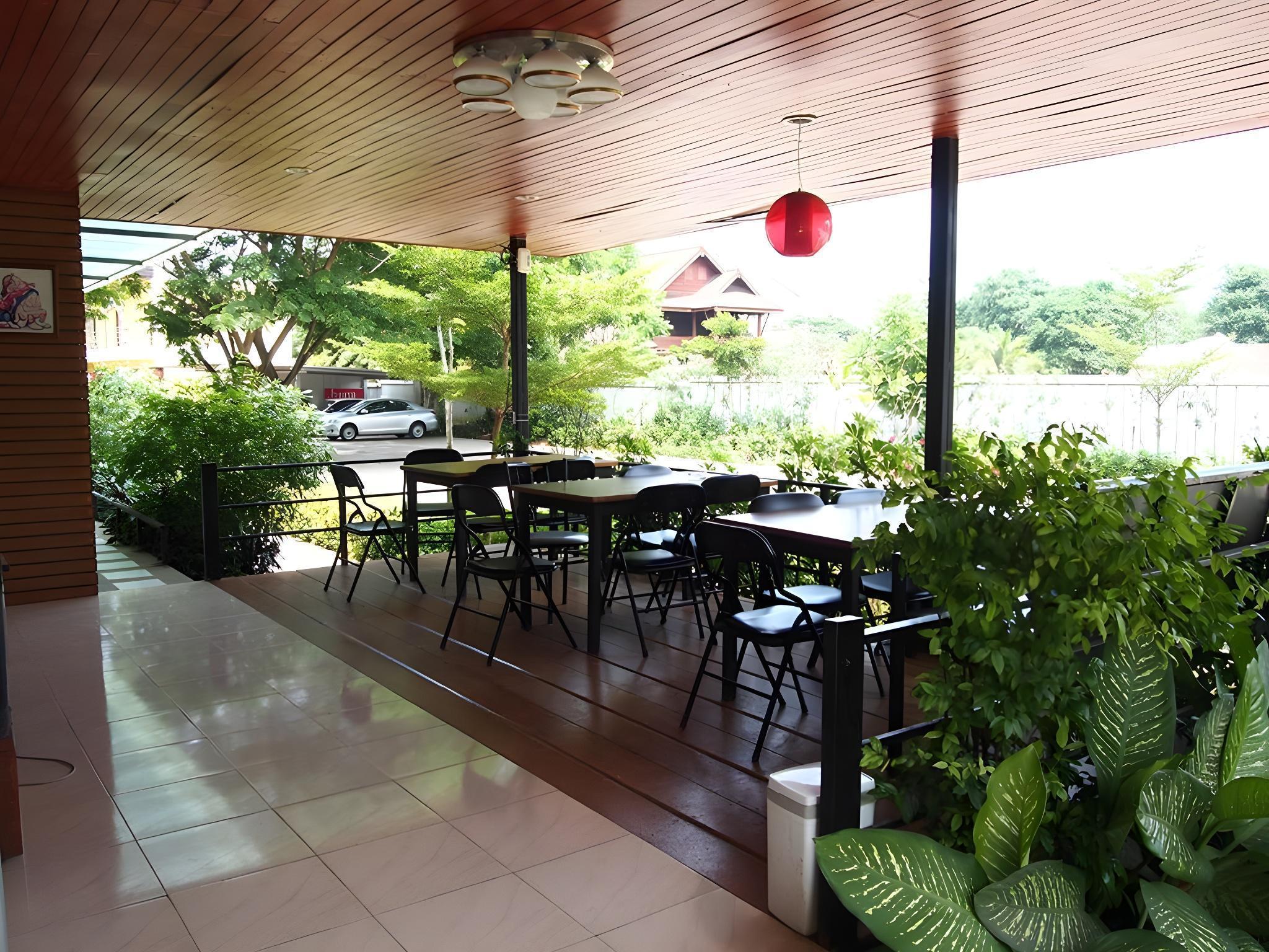 Vista Lobby Baansakulpetch Hotel