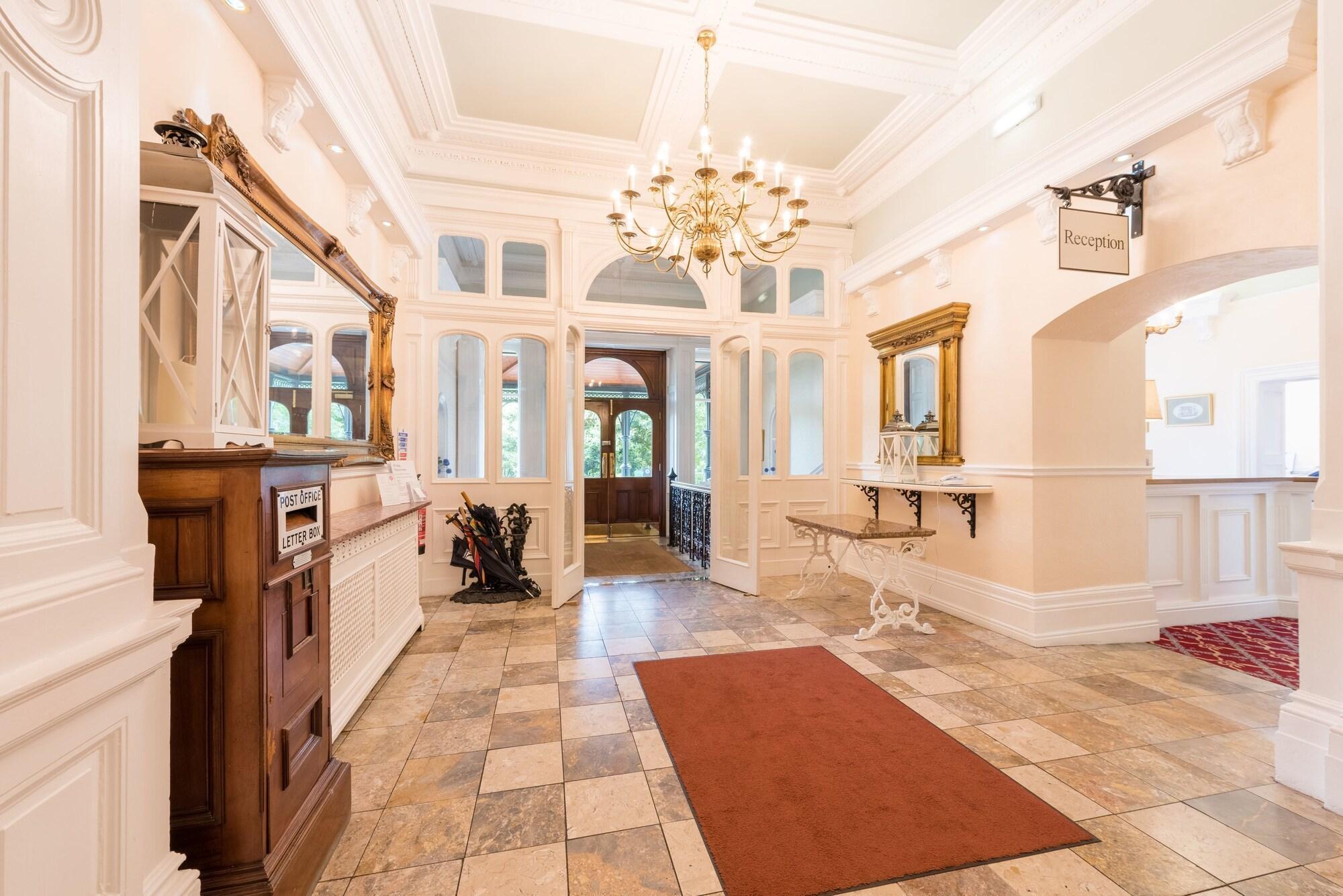 Vista Lobby Grange Hotel