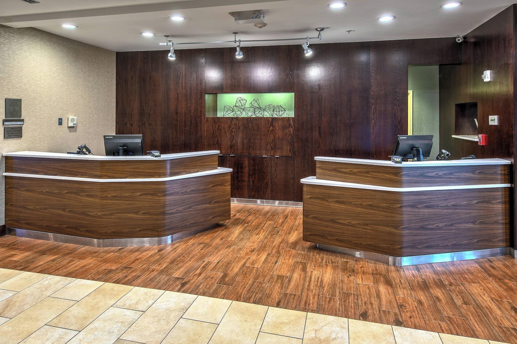 Vista Lobby Courtyard by Marriott Lima