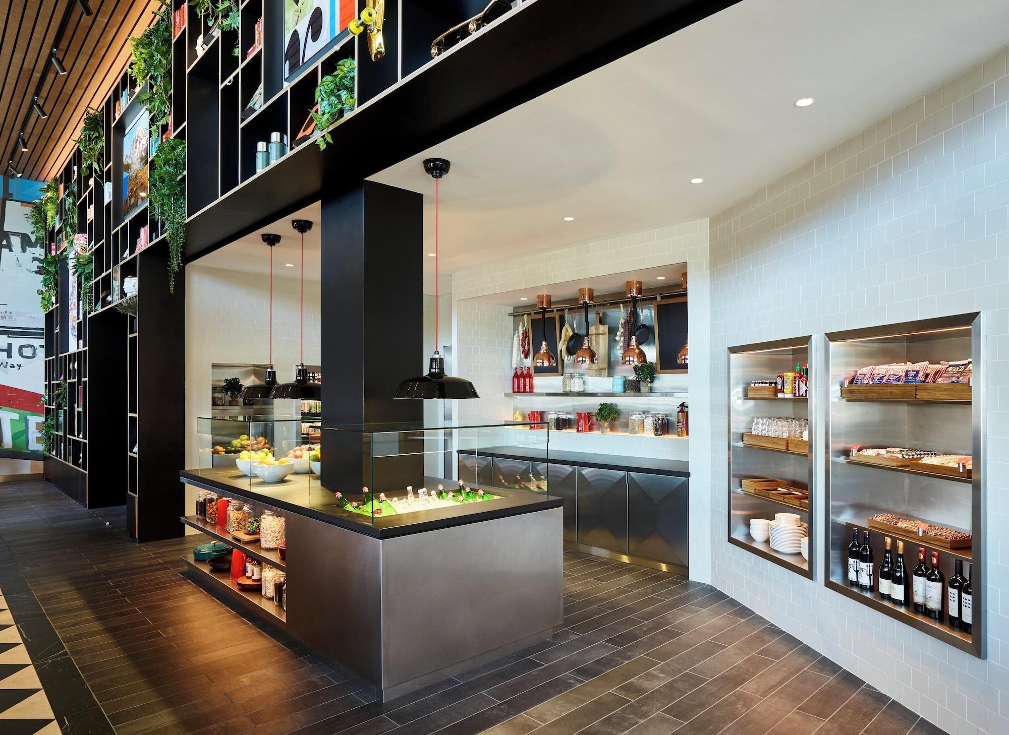 Restaurant citizenM Seattle Pioneer Square