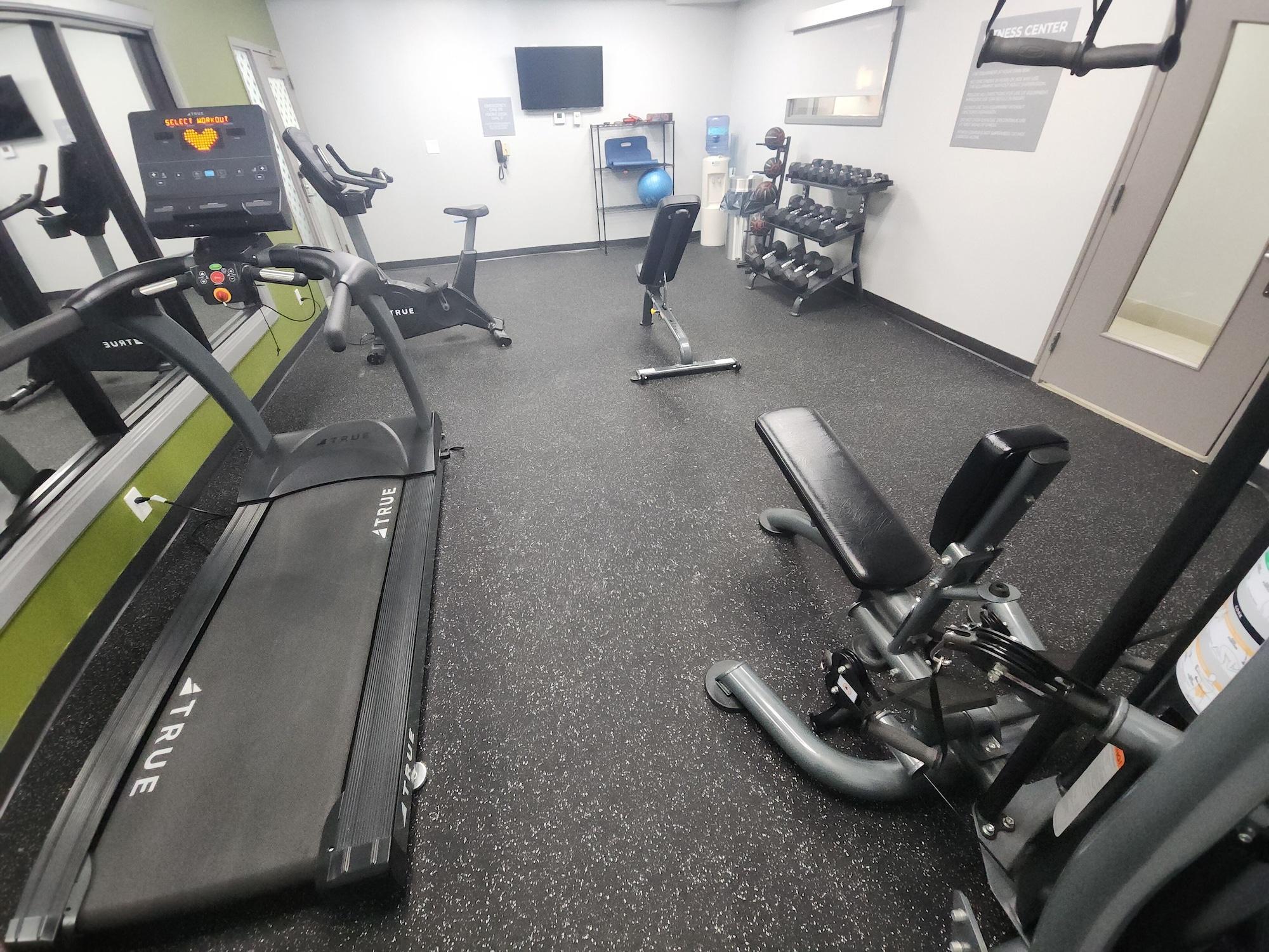 Gimnasio Spark by Hilton Tupelo