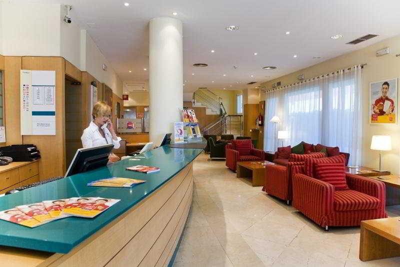 Vista Lobby ibis Madrid Alcala de Henares La Garena