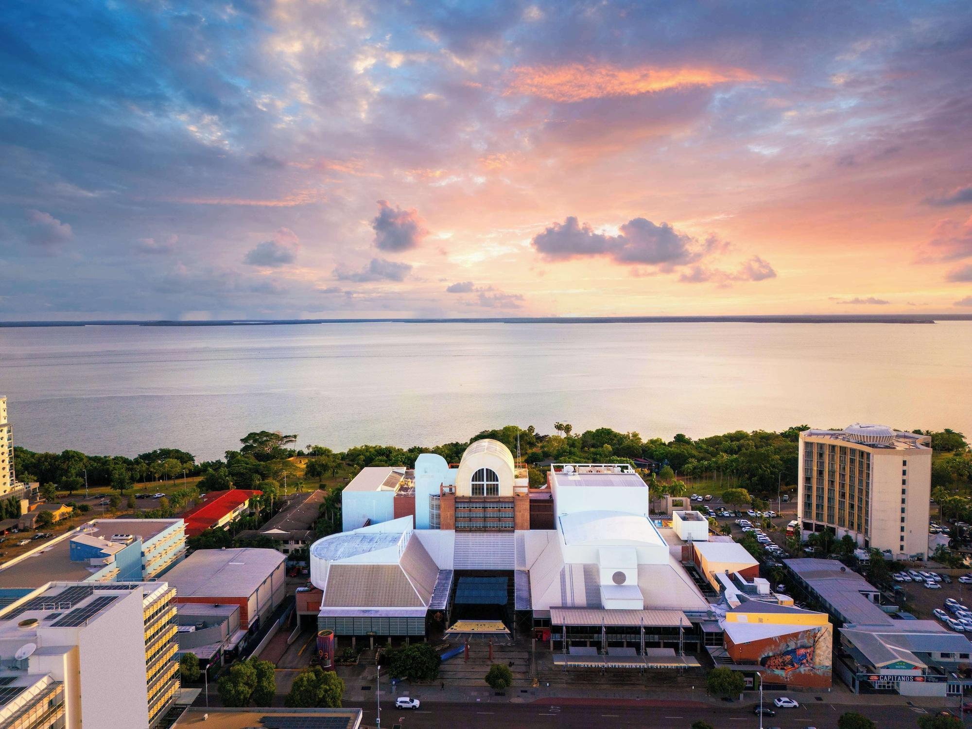 Vista Exterior DoubleTree by Hilton Darwin Esplanade
