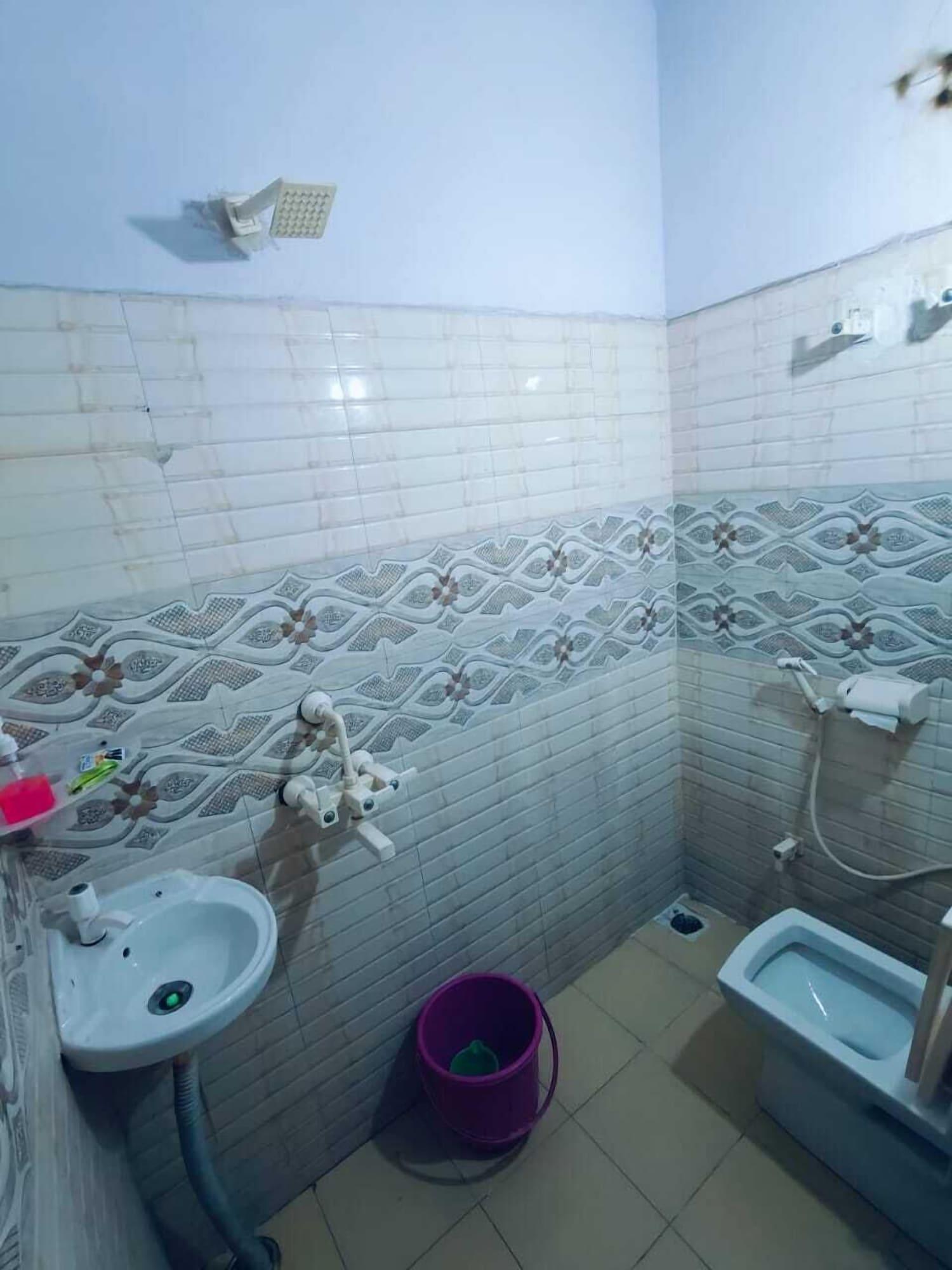 Varios Milestone Homestay Agra