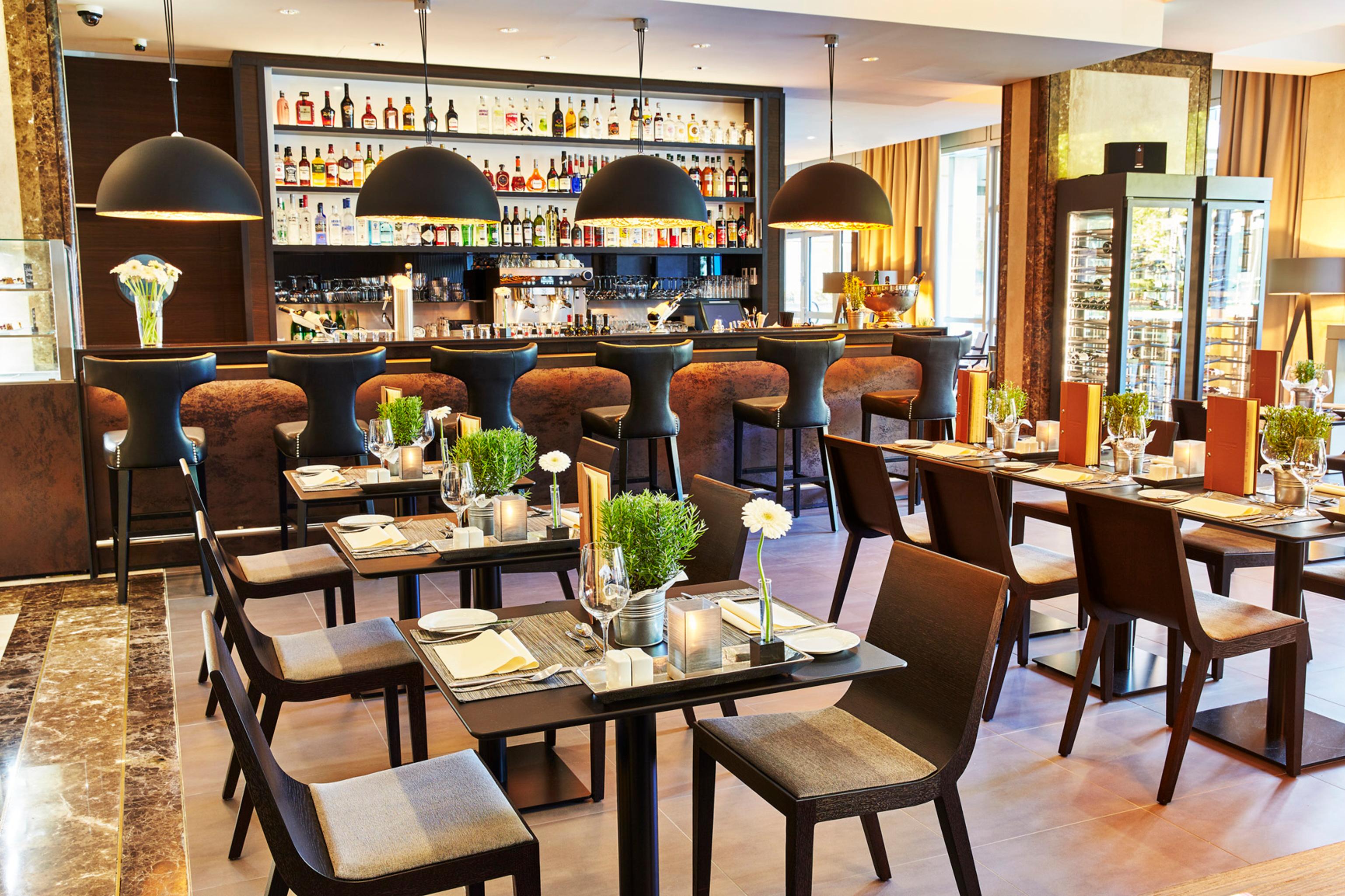 Bar/Salón Steigenberger Hotel Köln
