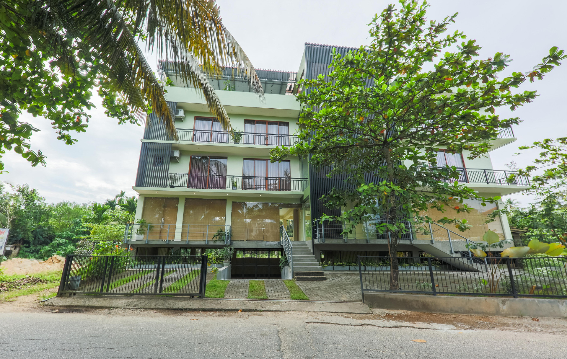 Varios Fortwill City Hotel