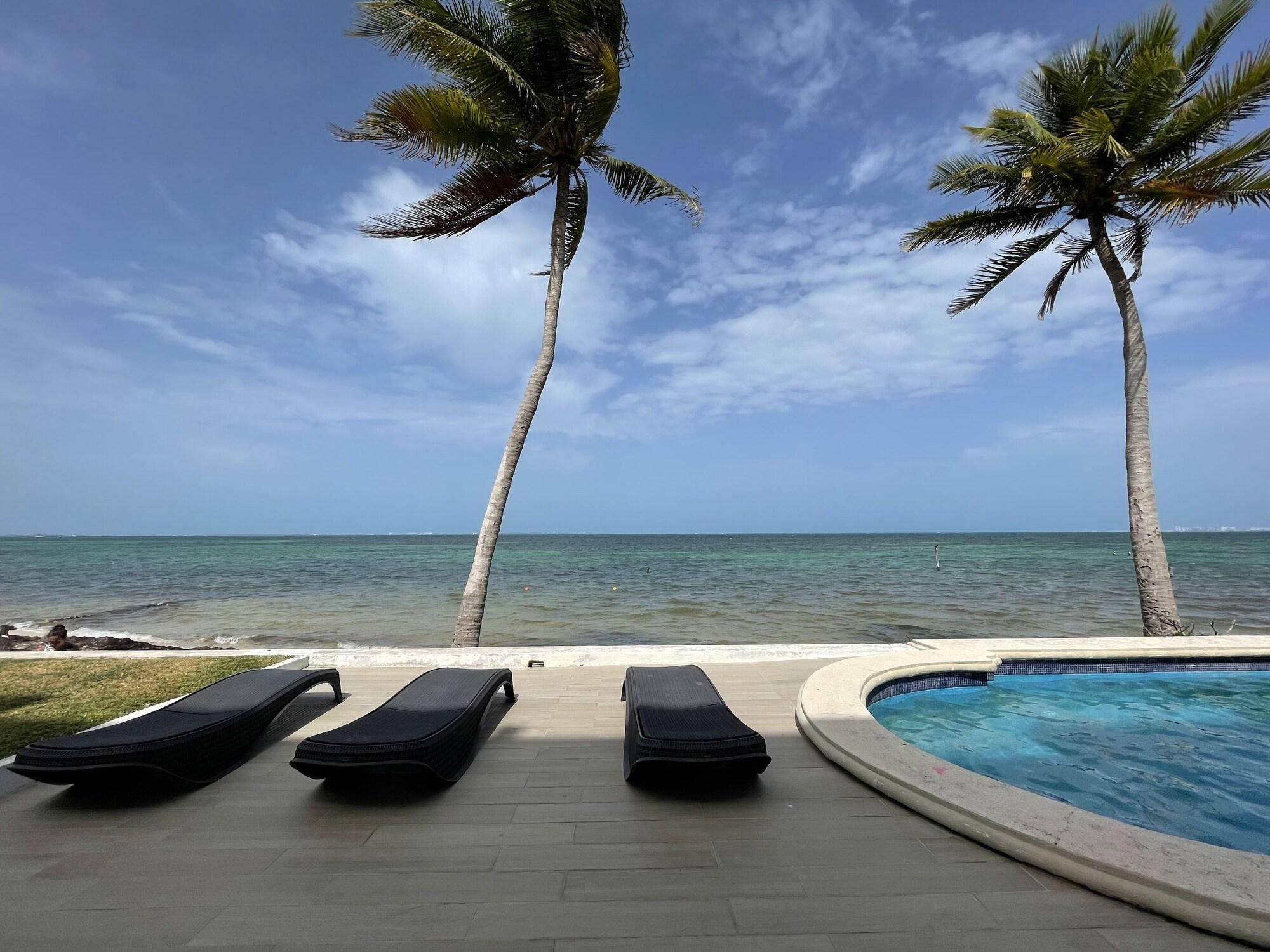 Vista Exterior Flamingo Plus by Andiani Travel