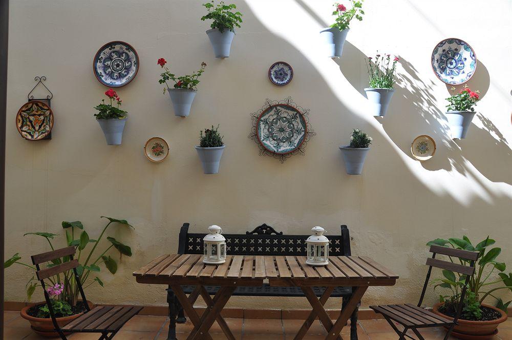 Vista Exterior Hostal Azahar