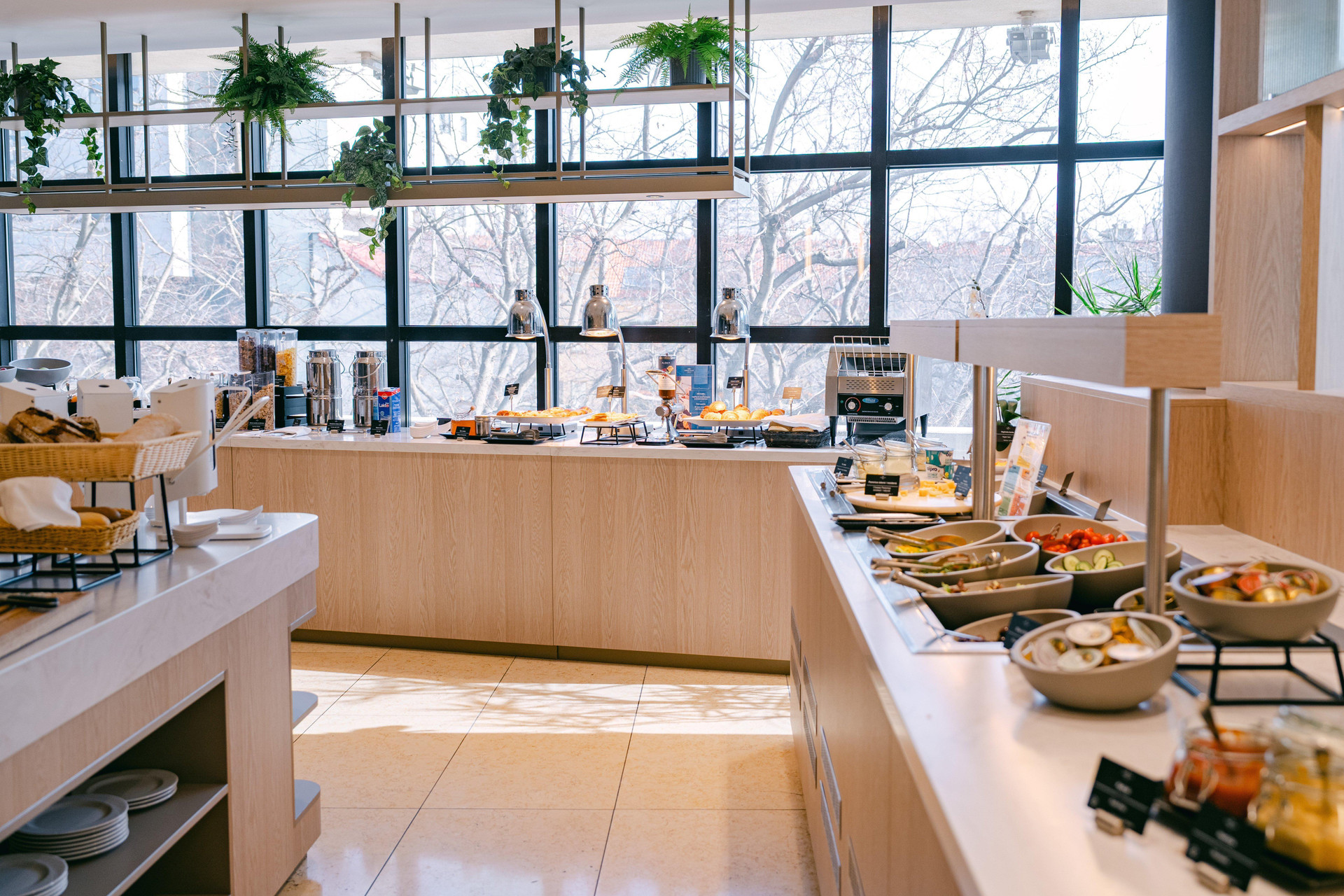 Restaurant Crowne Plaza Bratislava by IHG