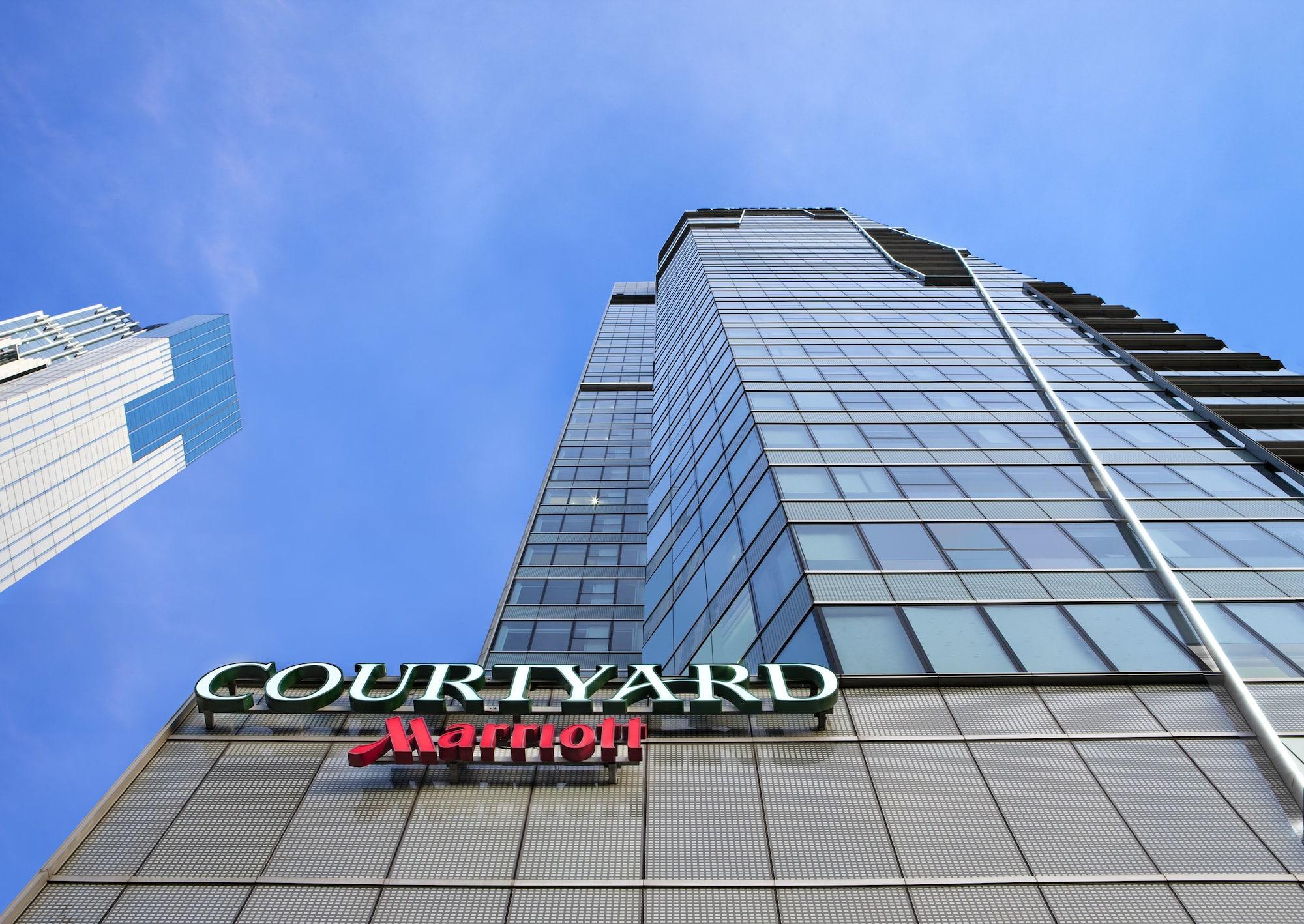 Vista Exterior Courtyard by Marriott Hong Kong