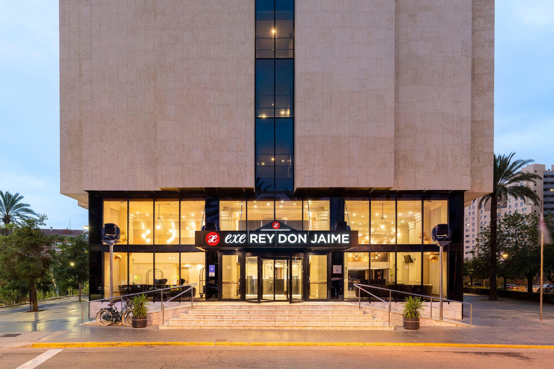 Vista Exterior Exe Rey Don Jaime Hotel