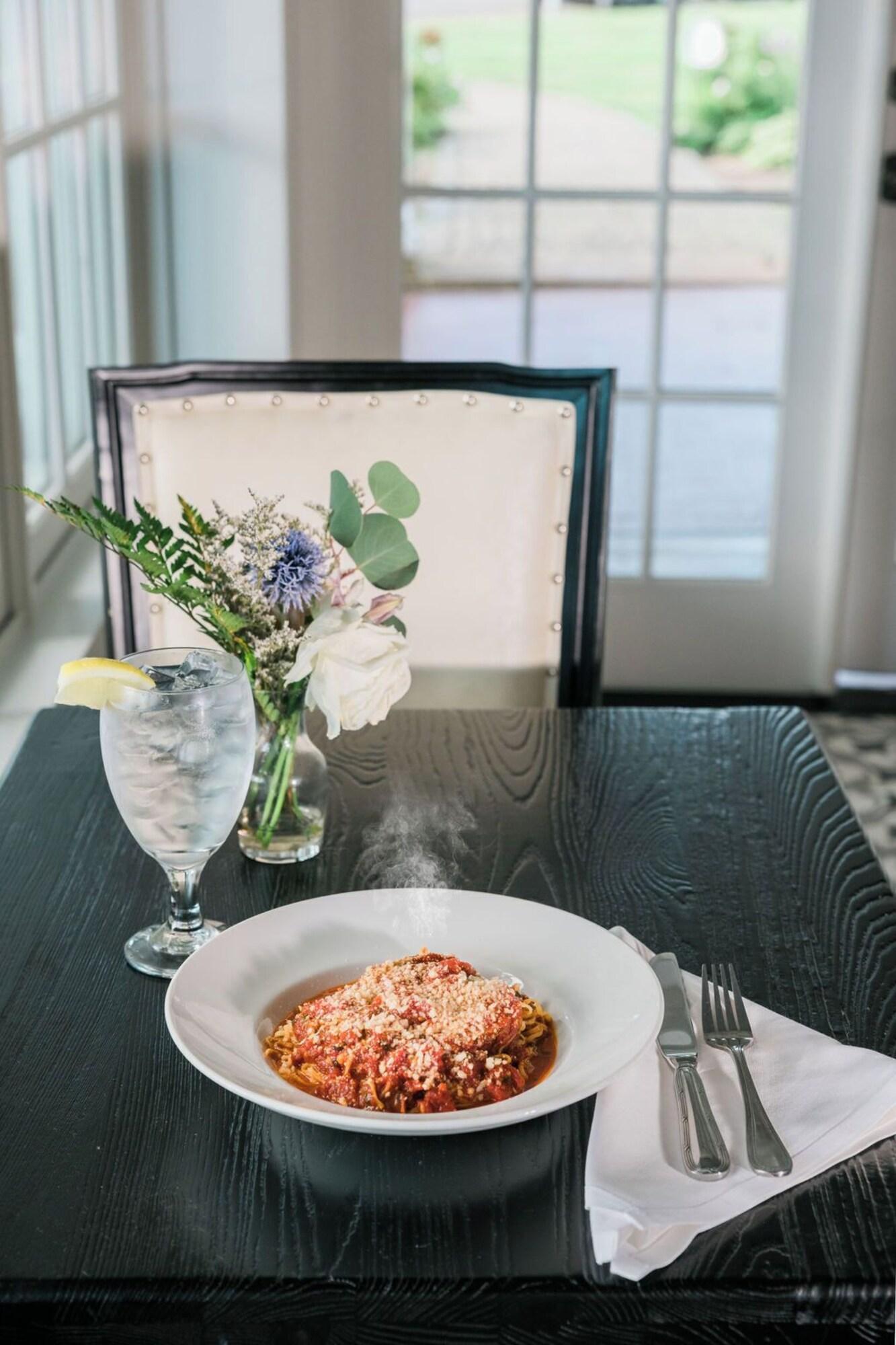 Restaurant The White House Inn