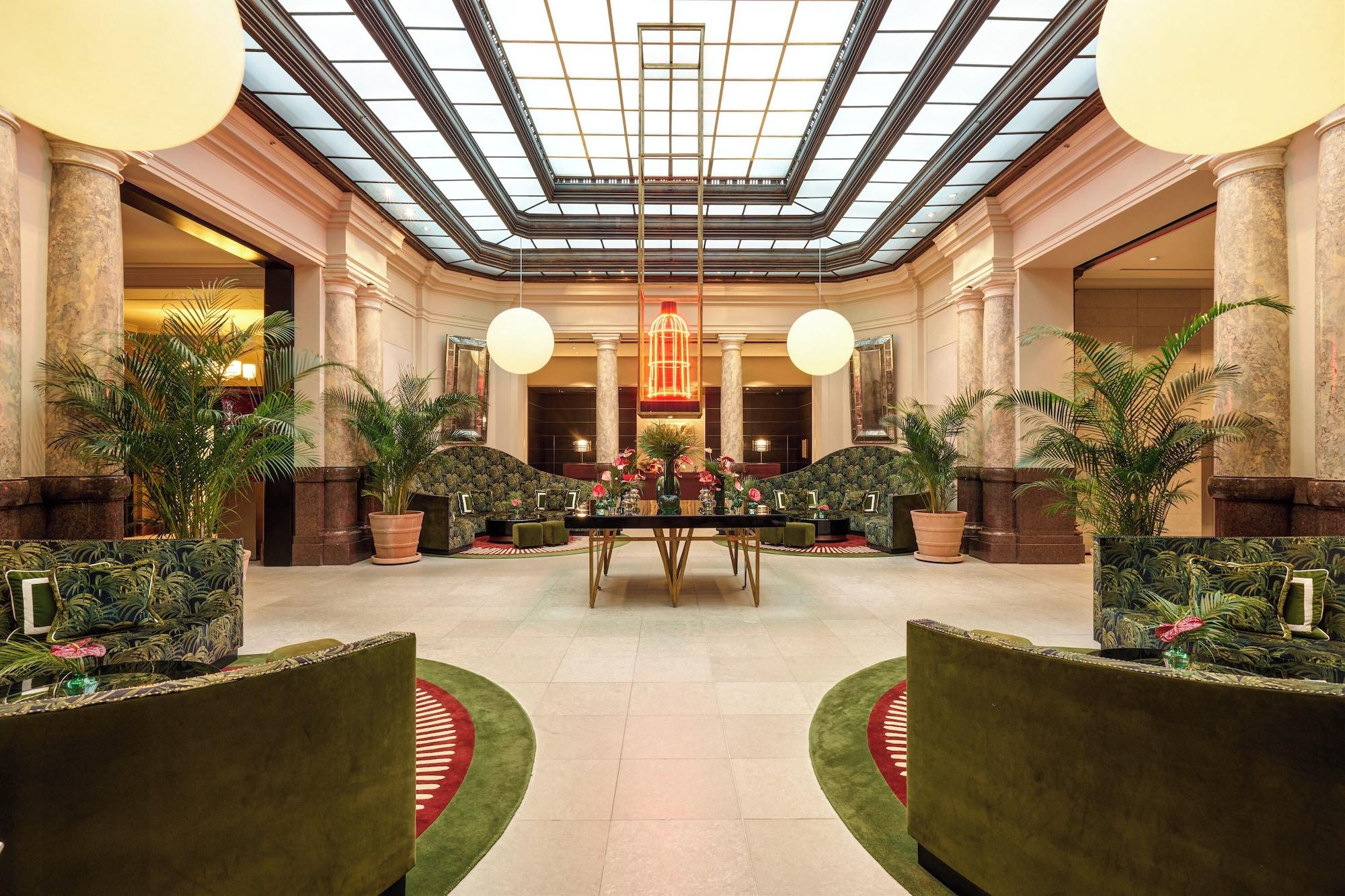 Vista Lobby Hotel De Rome Berlin