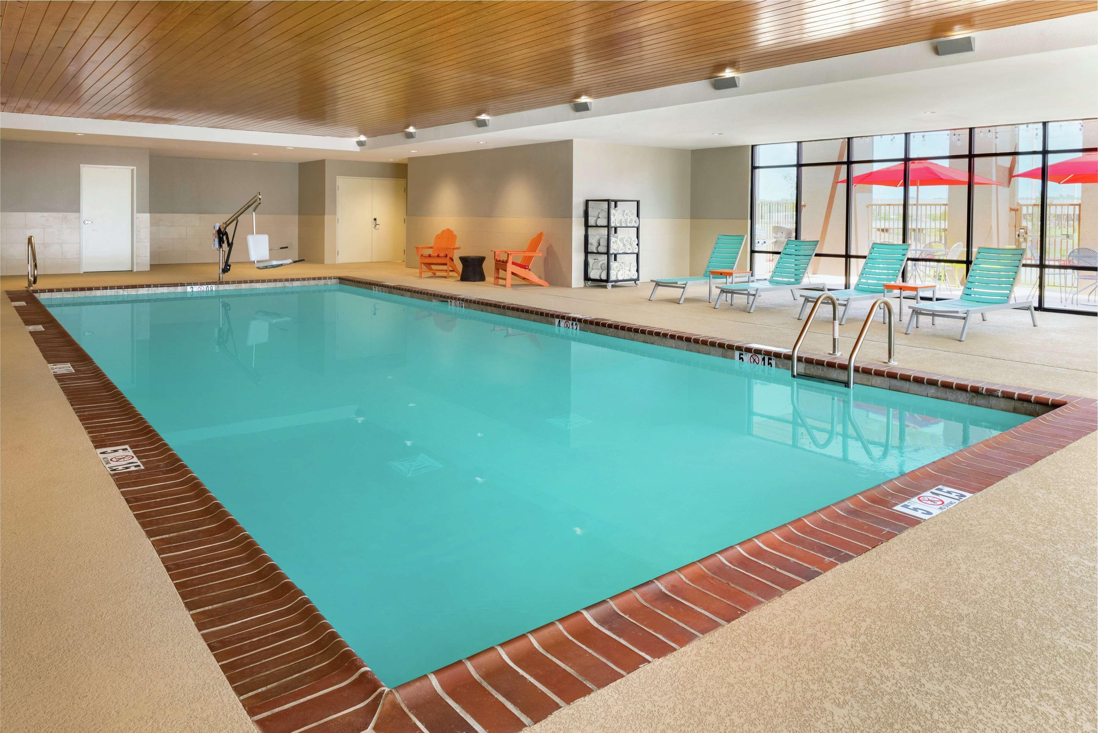 Vista Piscina Home2 Suites by Hilton Alexandria