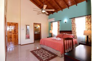 Alquiler Vacacional - Rodney Heights Villa, the perfect location for your vacations