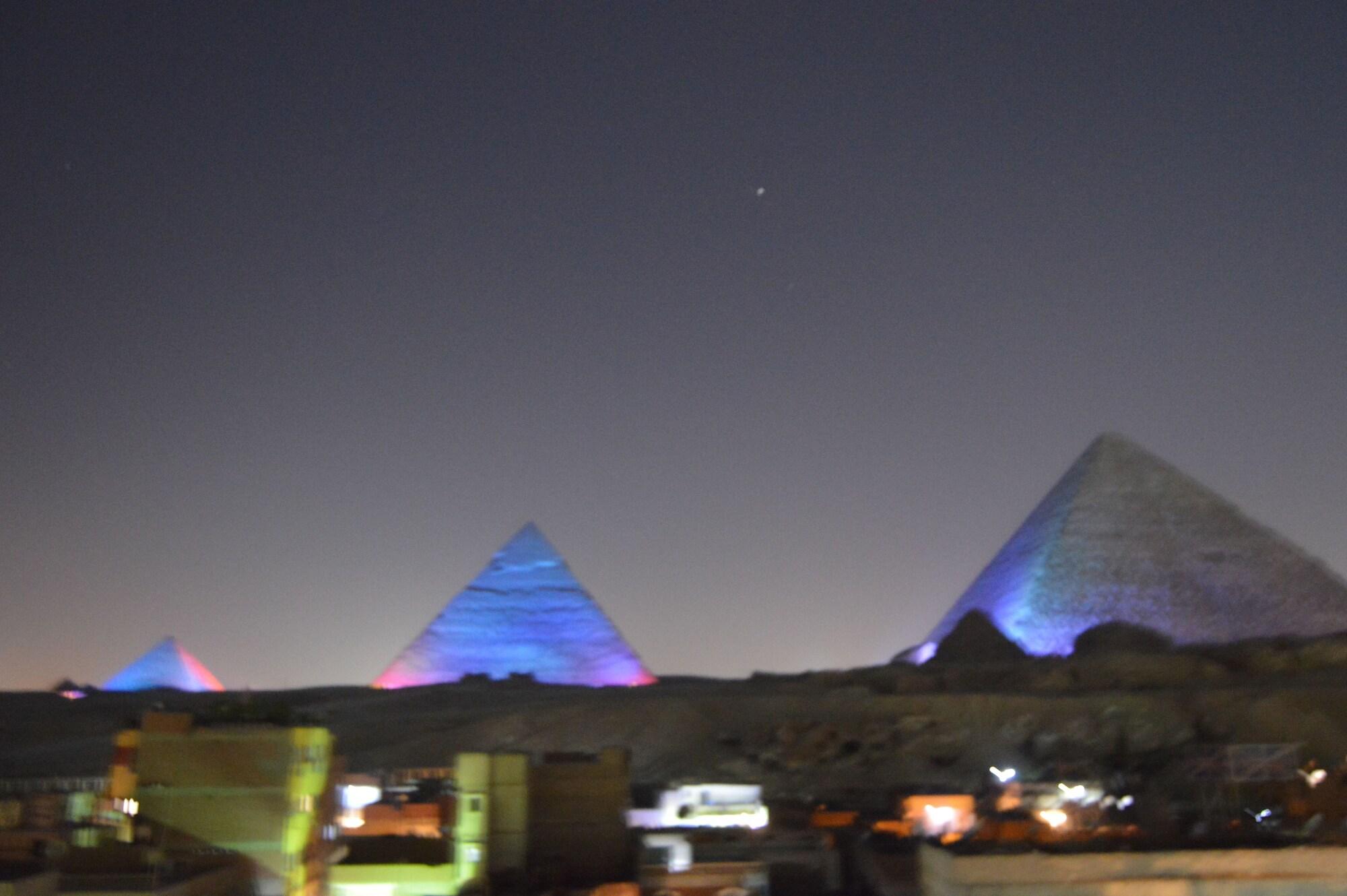 Varios Comfort Pyramids inn