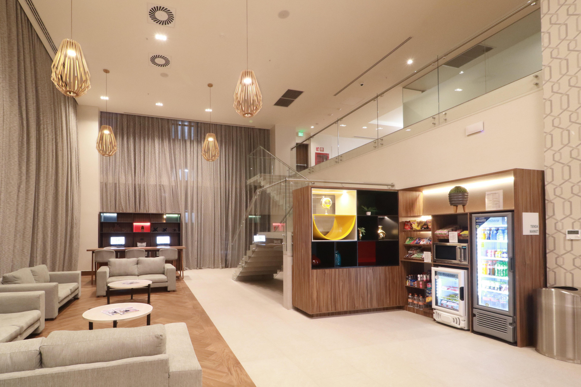 Vista Exterior Holiday Inn Hotel & Suites Monterrey Apodaca Zona